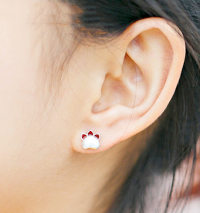 Paw Shape Stud Earrings